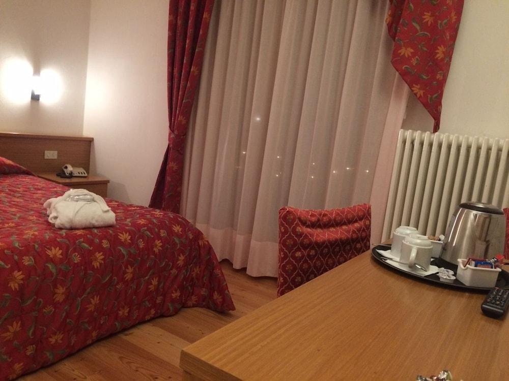Garni Lago Nembia San Lorenzo Dorsino Extérieur photo